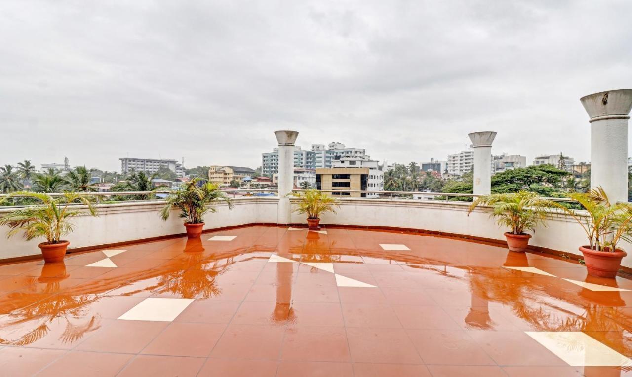 อินทราปุระ ราชธานี Hotel Thiruvananthapuram ภายนอก รูปภาพ
