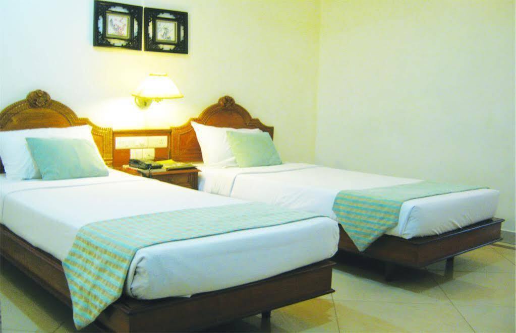 อินทราปุระ ราชธานี Hotel Thiruvananthapuram ภายนอก รูปภาพ