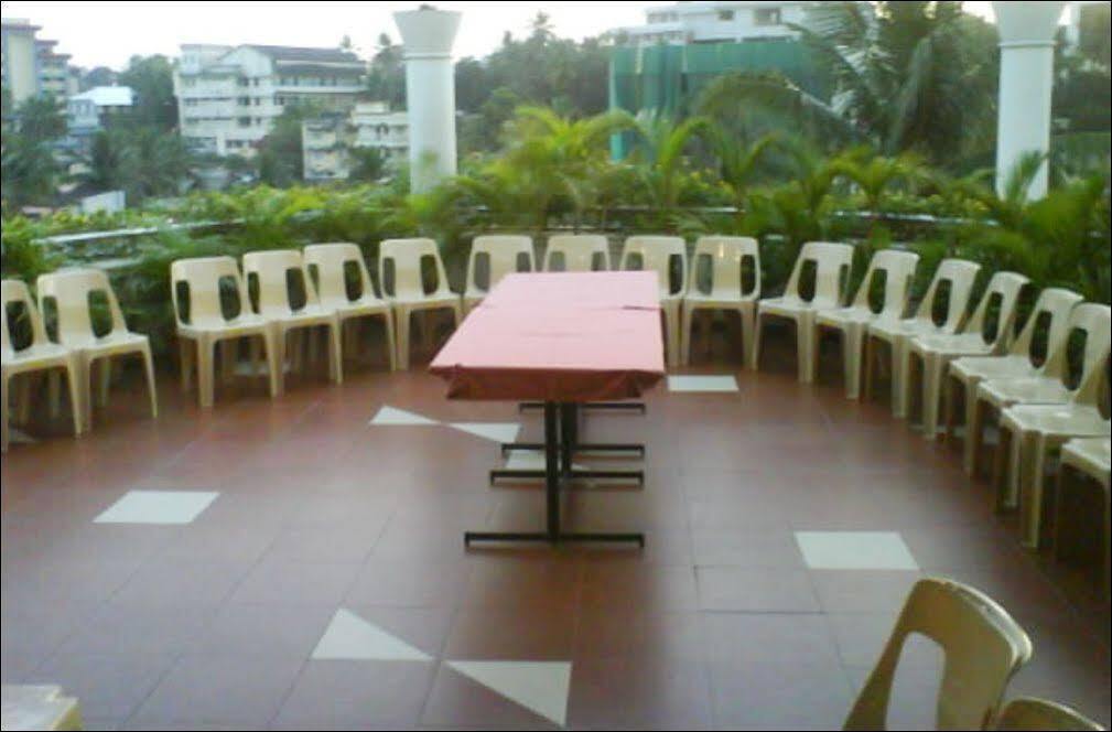อินทราปุระ ราชธานี Hotel Thiruvananthapuram ภายนอก รูปภาพ